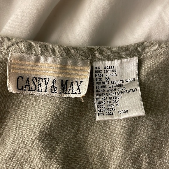 Beading detail is amazing, all beads still remaining. - Picture 5 of 5